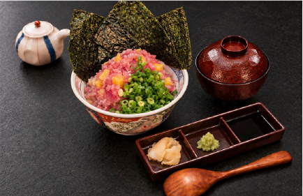 本まぐろトロたく丼