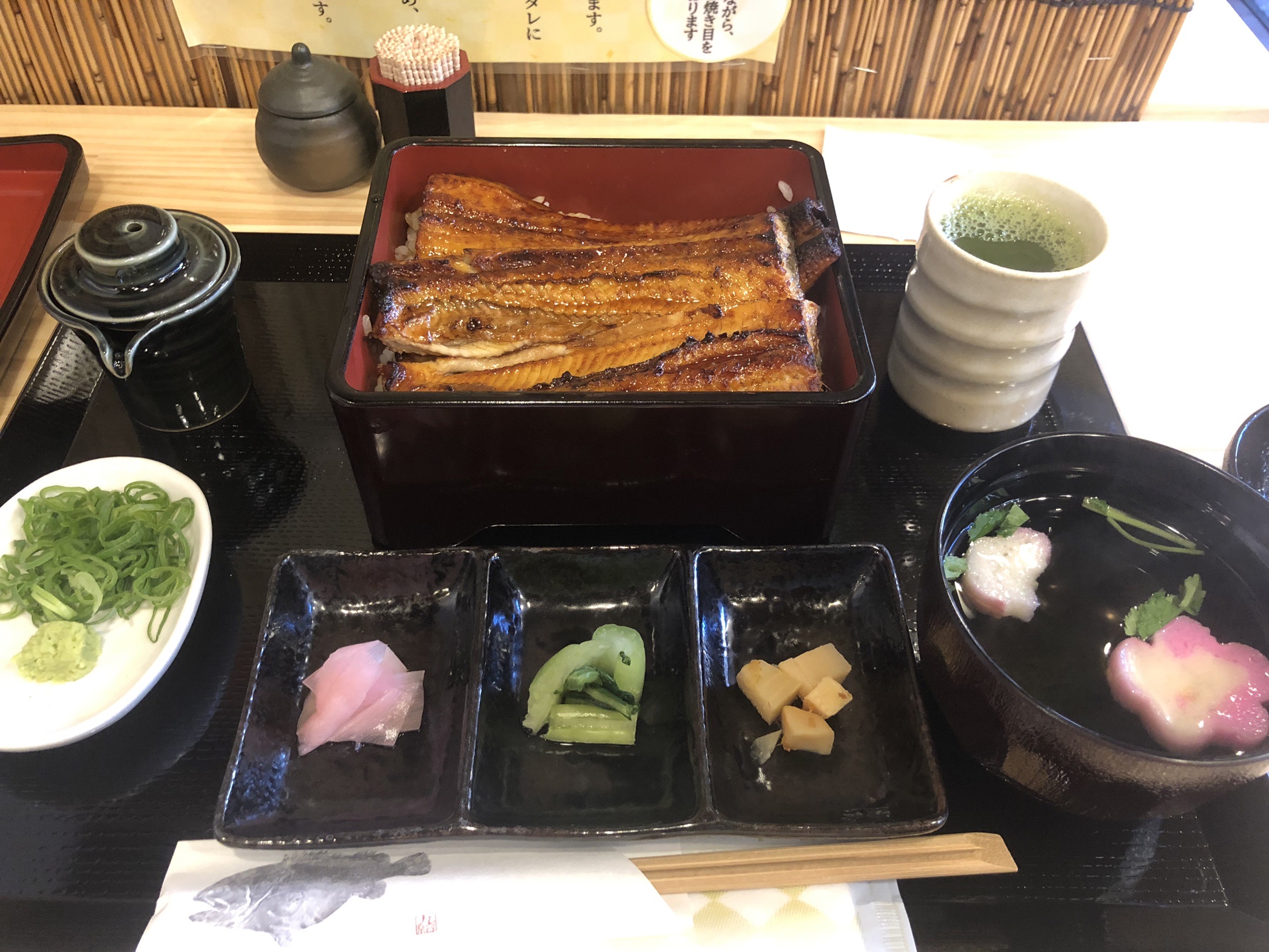 器だけ？鰻丼と鰻重の違い