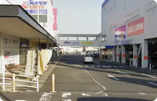 ゆめタウン宇部の駐車場へ入り、館内のレストランコートへお進みください。