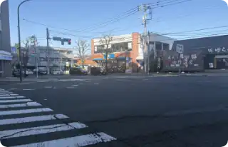 信号を渡ってスーパーBIG Aの方に向かいます。