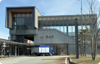 高山駅西口から