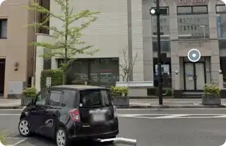 佐賀駅南口の交差点を左折し、南方向（南部バイパス方面）へ進みます。