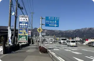 河口湖ICを下り、本栖湖方面に行きます。