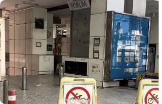 その階段を降りられたところに鰻の成瀬六本木店がございます。