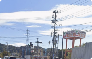 2個目の信号を右折(右手にトイザらス様)。